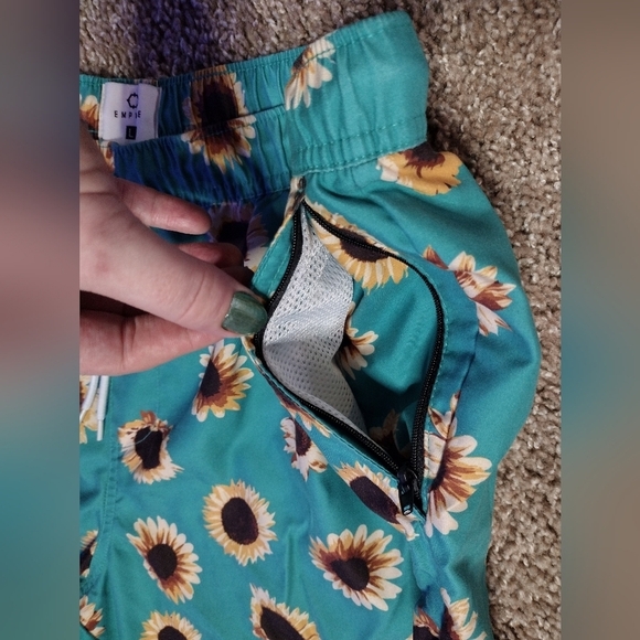 Empyre Sunflower Print Men's Swim Trunks Large NWOT - Picture 8 of 10